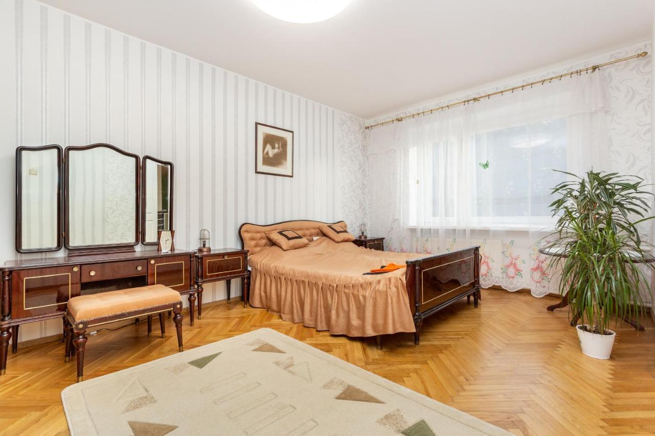 3 Room Central Apartmend 90M2 Parking For One Car Fifth Floor And The Building Does Not Have An Elevator 탈린 외부 사진