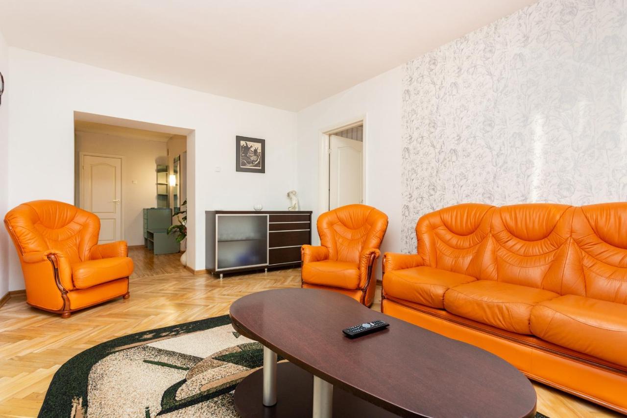 3 Room Central Apartmend 90M2 Parking For One Car Fifth Floor And The Building Does Not Have An Elevator 탈린 외부 사진