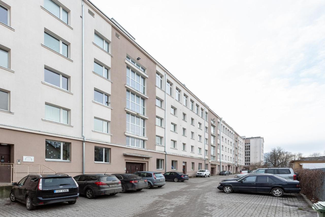 3 Room Central Apartmend 90M2 Parking For One Car Fifth Floor And The Building Does Not Have An Elevator 탈린 외부 사진